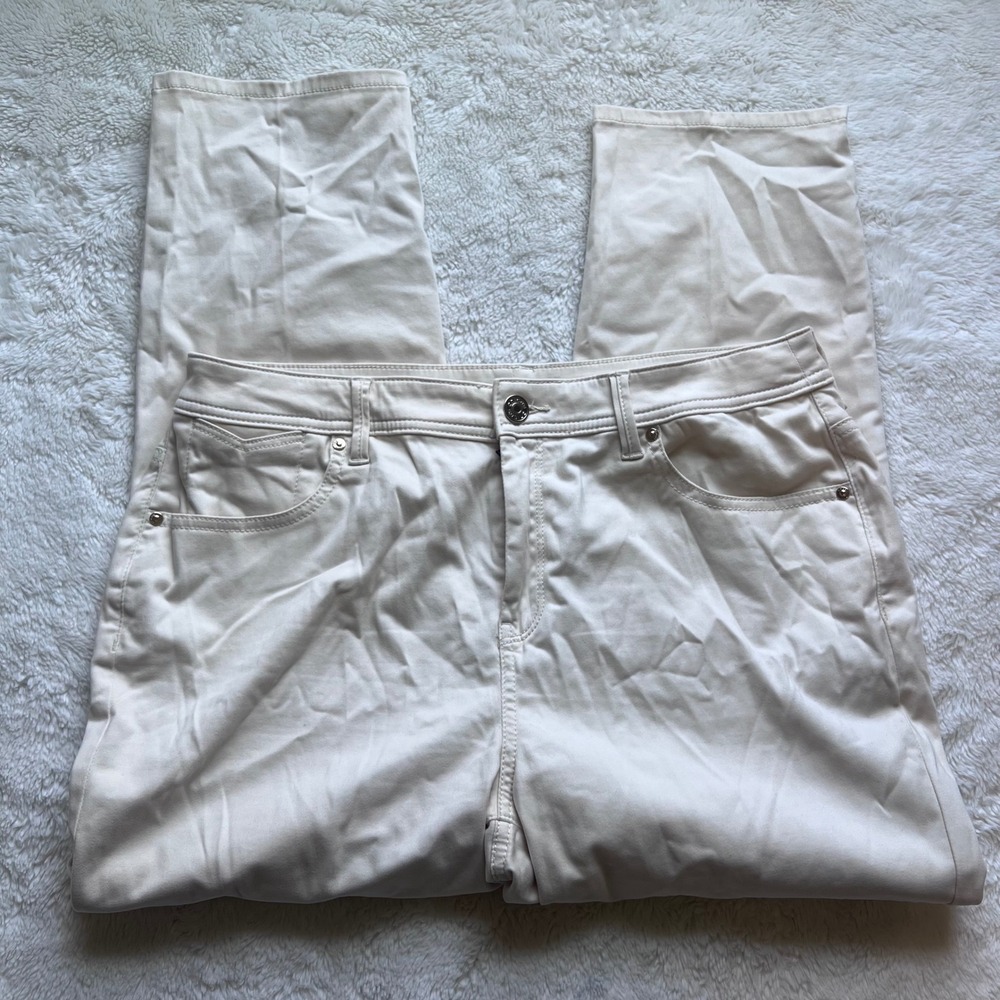 Chicos Slim Leg Crop Pants Womens 10 Beige Cream 5-Pocket Stretch Trousers 1.5